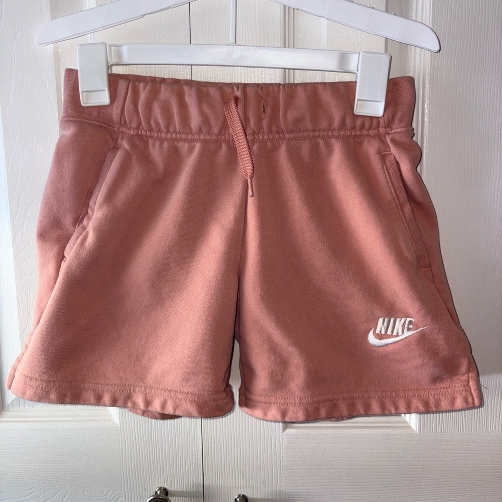 Nike girls Athletic Shorts in Dusty Rose